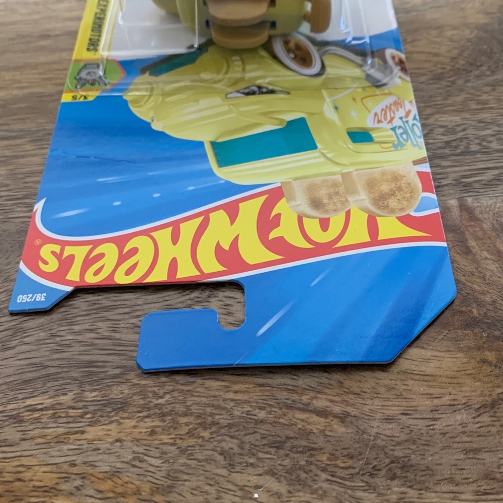 Roller Toaster Hot Wheels Toy Car - Yellow - Picture 7 of 8
